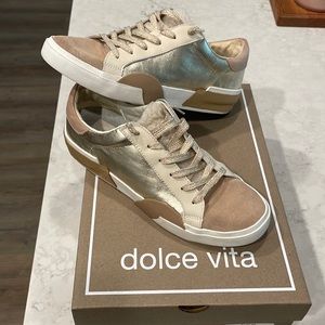 Dolce Vita Zina Plush Gold Leather sneakers- Sz 7